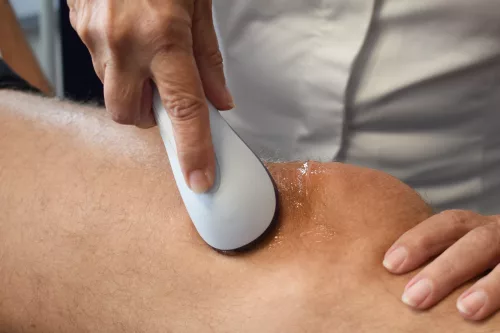 Primo 460 Ultrasound therapy on patient leg